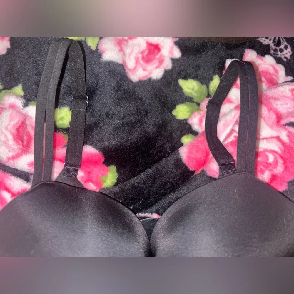 Victoria's Secret Bombshell Push-up Bra 36DD Black w/Crystal Rhinestone - Picture 4 of 7